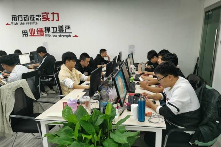 从验光设备到广告业务 多维透视侯文政及其公司的多元化经营战略